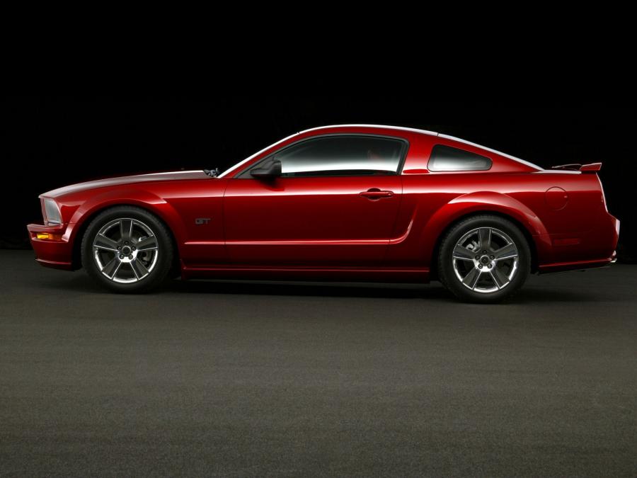  Ford Mustang GT 2005 года  (фото 196 из 209)
